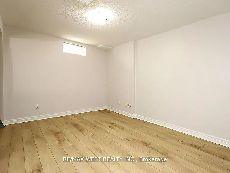 5453 Festival Dr #BASEMENT — Photo 9