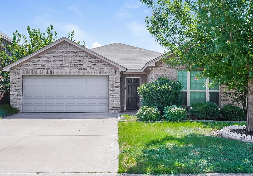 7649 Hollow Forest Dr