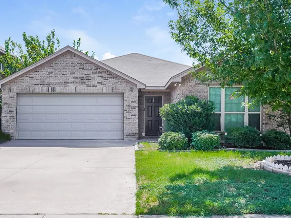 7649 Hollow Forest Dr, Fort Worth, TX 76123
