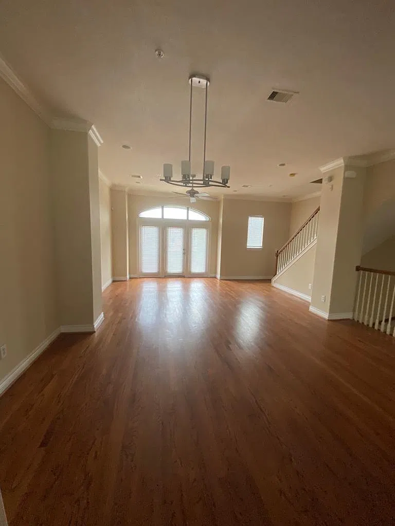 3 bed, 3.5 bath, 1717 sqft, $2,500 — Photo 2