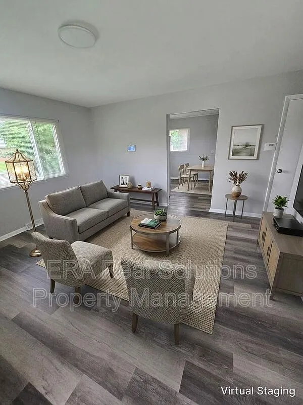 3 bed, 1.5 bath, 936 sqft, $1,225 — Photo 1