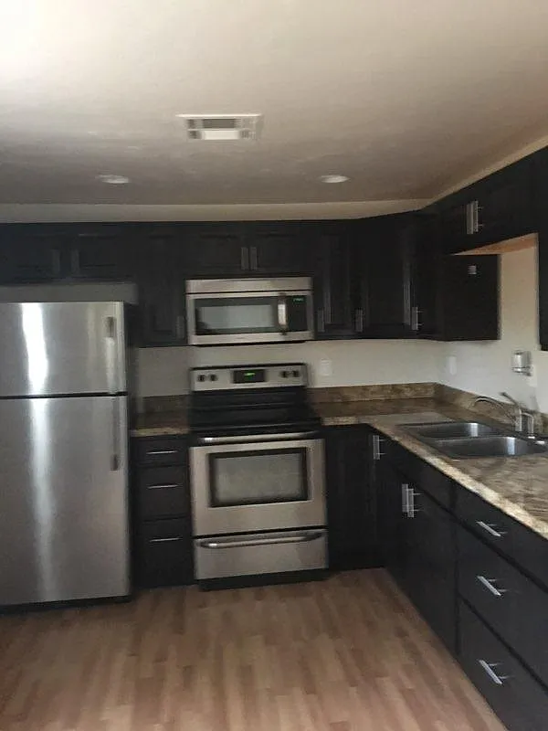 2 bed, 868 sqft, $1,400 — Photo 4