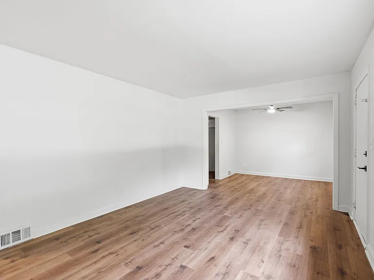 2801 Mitchell Dr — Photo 4
