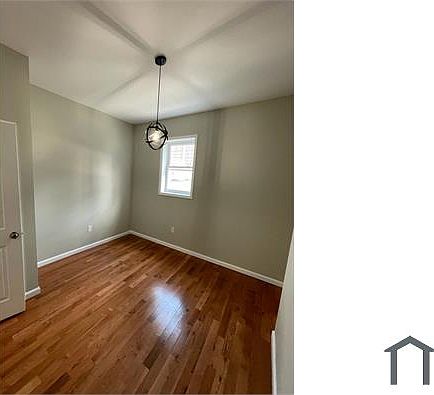 3rd image of 49 E Kinney St #1R
