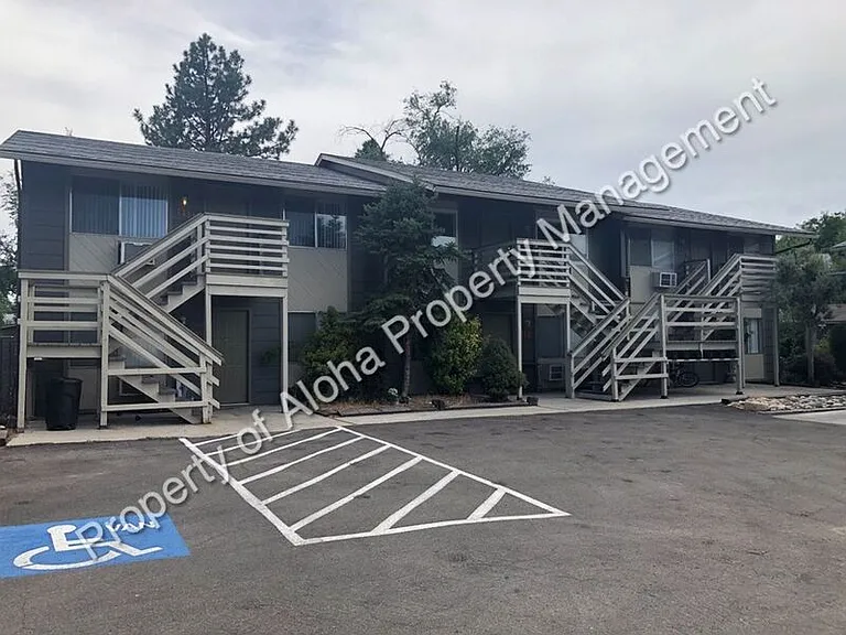 1115 N Arthur Ln — Photo 1