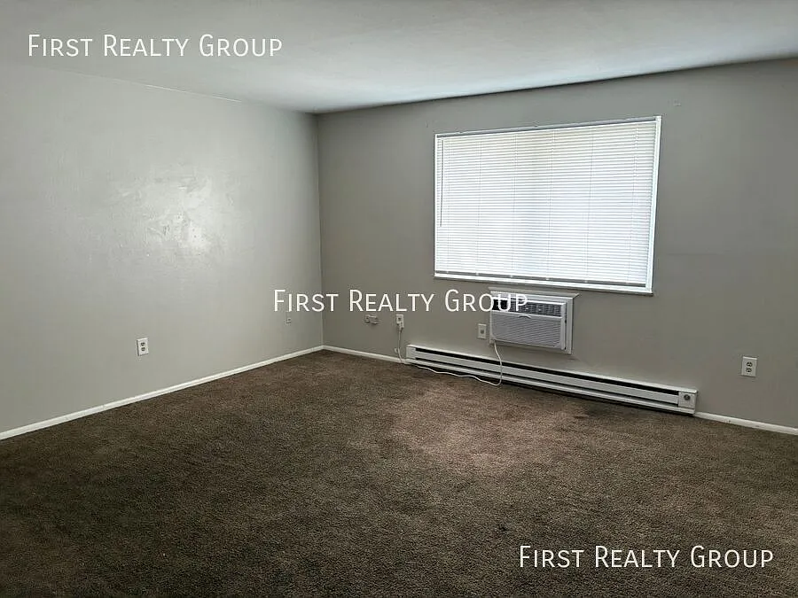 2 Bedroom, 1 Bath Upstairs Apt for Rent. Move In Ready! — Photo 4