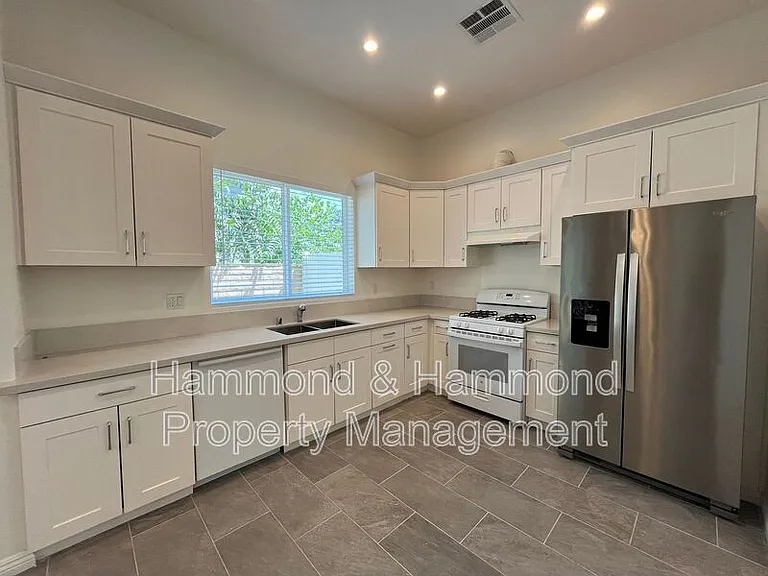 12680 Bradley Ave #9 — Photo 8
