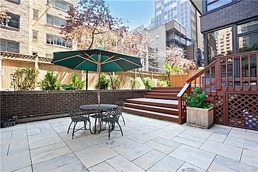 Rented by R New York