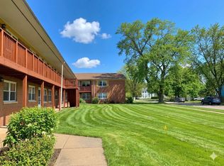 410-440 W Palatine Rd #440-16, Palatine, IL 60067