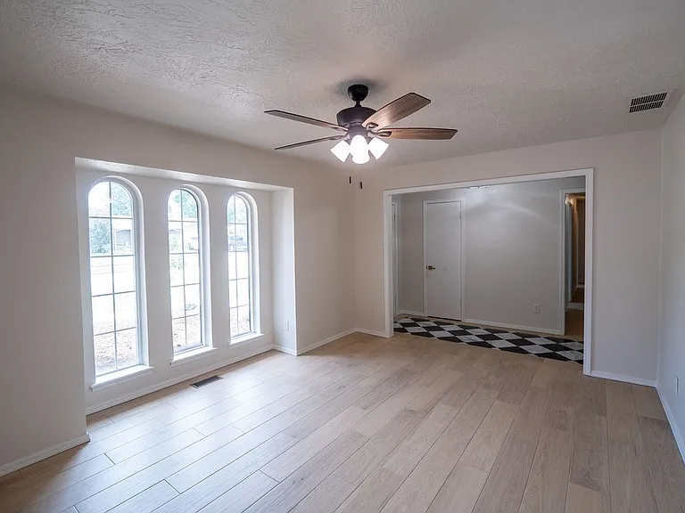 3306 Pheasant Run Rd — Photo 6