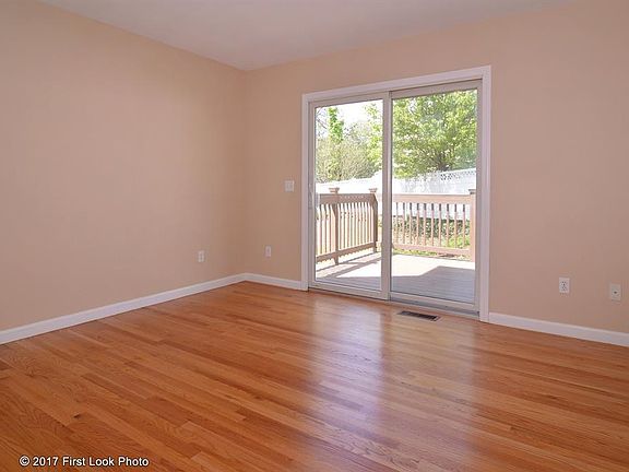 5th image of 98 Beverly Ann Dr