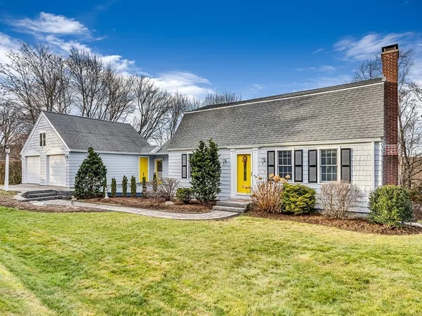 6 Crestview Dr, Westborough, MA 01581