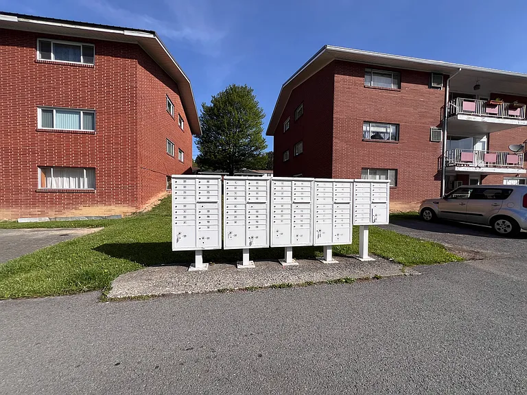 4101 Mountain View Mnr #B1 — Photo 18