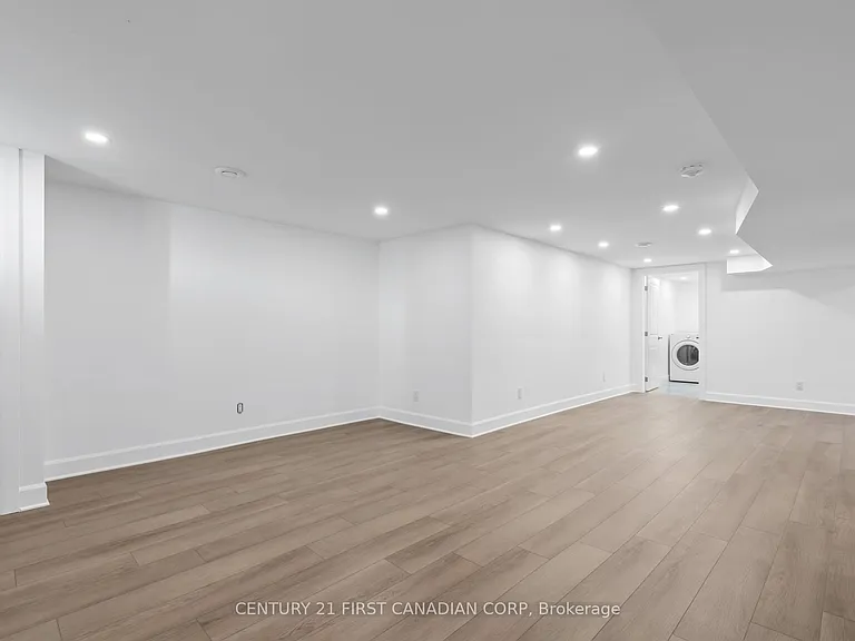 32 Braemar Cres — Photo 37