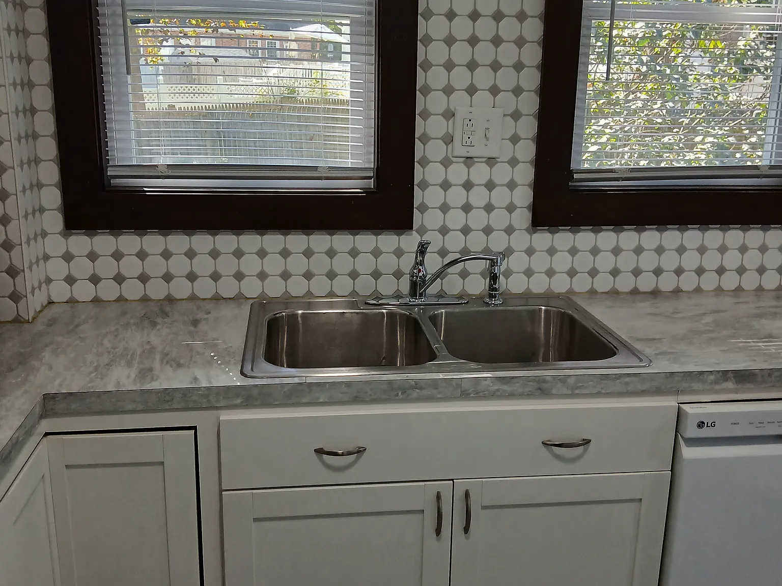 43 Saratoga Way — Photo 2