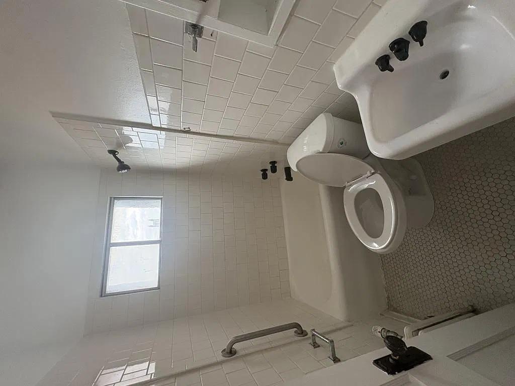 508 1/2 SW 10th Ave Topeka Ks 66612 — Photo 4