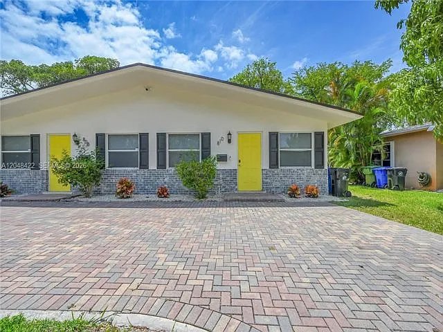 808 SW 12th Ct — Photo 11