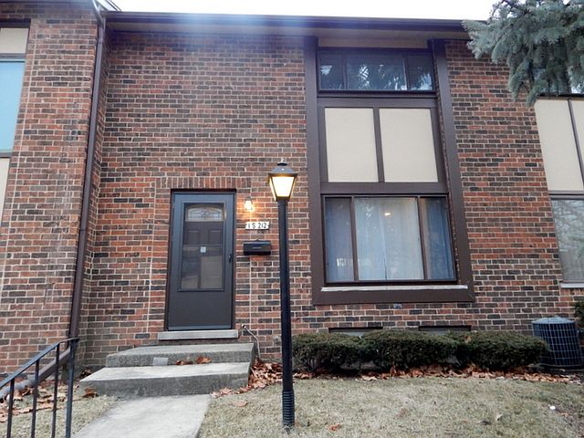 1st image of 1S212 Ingersoll Ln