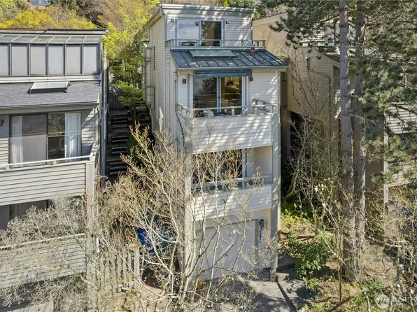 4014 57th Avenue SW, Seattle, WA 98116