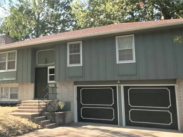 8410 E 92nd Pl, Kansas City, MO 64138