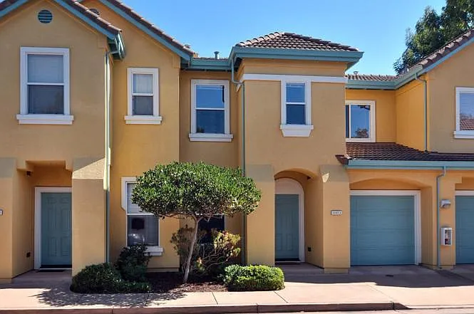 2 bed, 2.5 bath, 1044 sqft, $4,000 — Photo 2