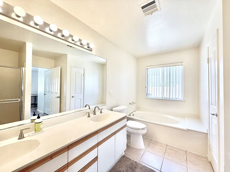 39850 Regency Way — Photo 17