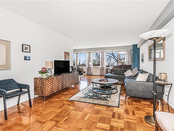 2nd image of 750 Kappock St APT 409