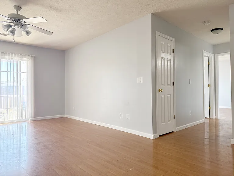 1713 N Spring St #5 — Photo 24