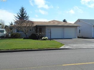 618 Oregon Way, Woodburn, OR 97071