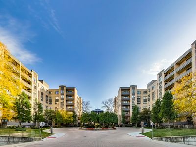 4545 W Touhy Ave APT 319W, Lincolnwood, IL, 60712