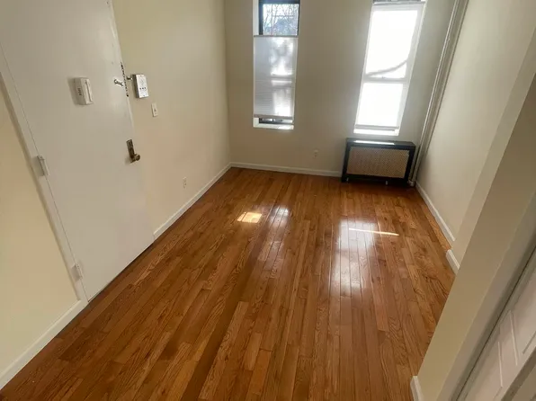 425 East 114th Street image 1 of 5