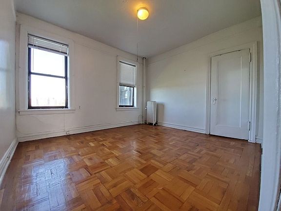 3rd image of 3824 Waldo Ave APT E3