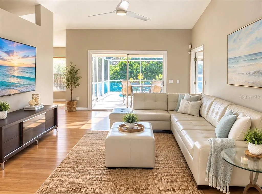 3 bed, 2.0 bath, 1465 sqft, $2,700 — Photo 3