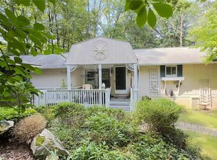 435 Fish Hill Rd, Tannersville, PA 18372