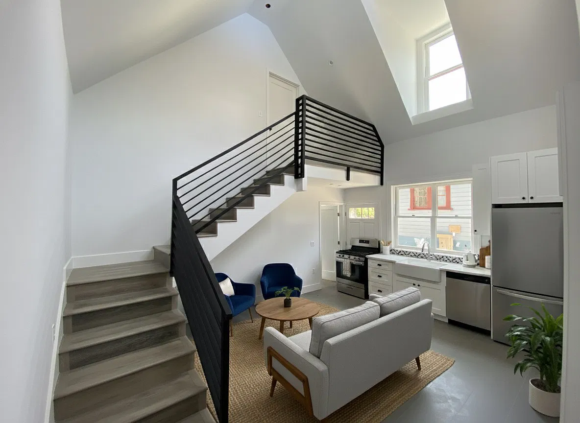 1301 W 22nd St — Photo 4