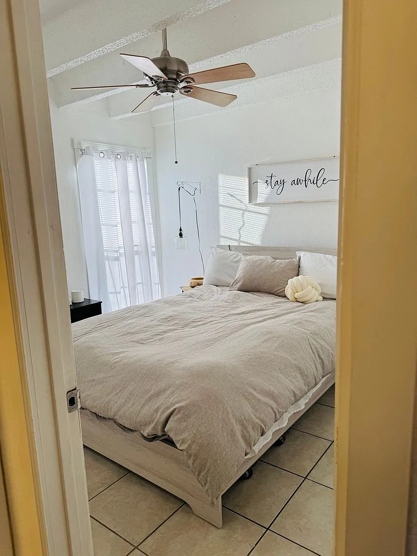 Fully Furnished 1 Bedroom Condo in Gated Community Flexible Lease Terms Available! — Photo 3