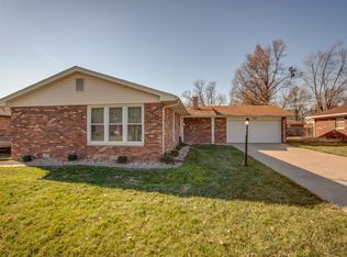 129 Debra Dr, Fairview Heights, IL 62208