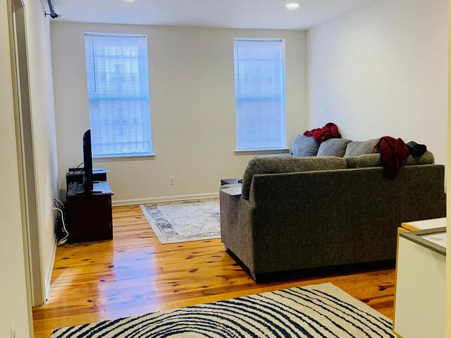 1 bed, 700 sqft, $1,400 — Photo 2