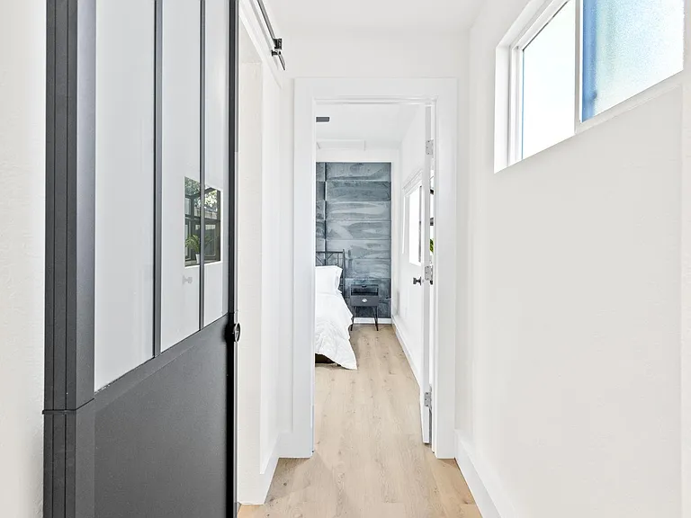 1081 Evans Ave #1 — Photo 15