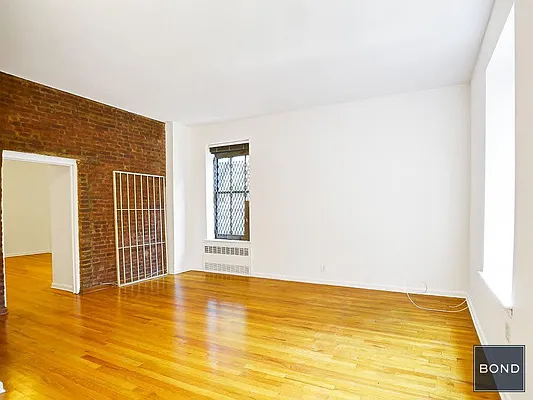 Rented by Bond New York | media 8