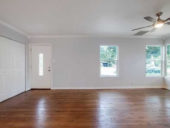 4th image of 210 Greenwich Blvd