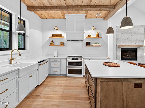 3rd image of 8416 Deepwater Creek Ln