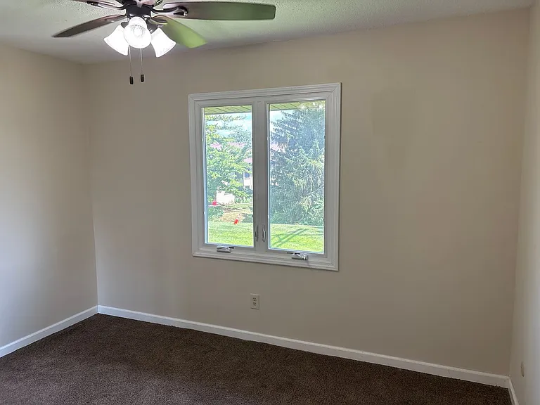 3405 Winston Dr — Photo 9