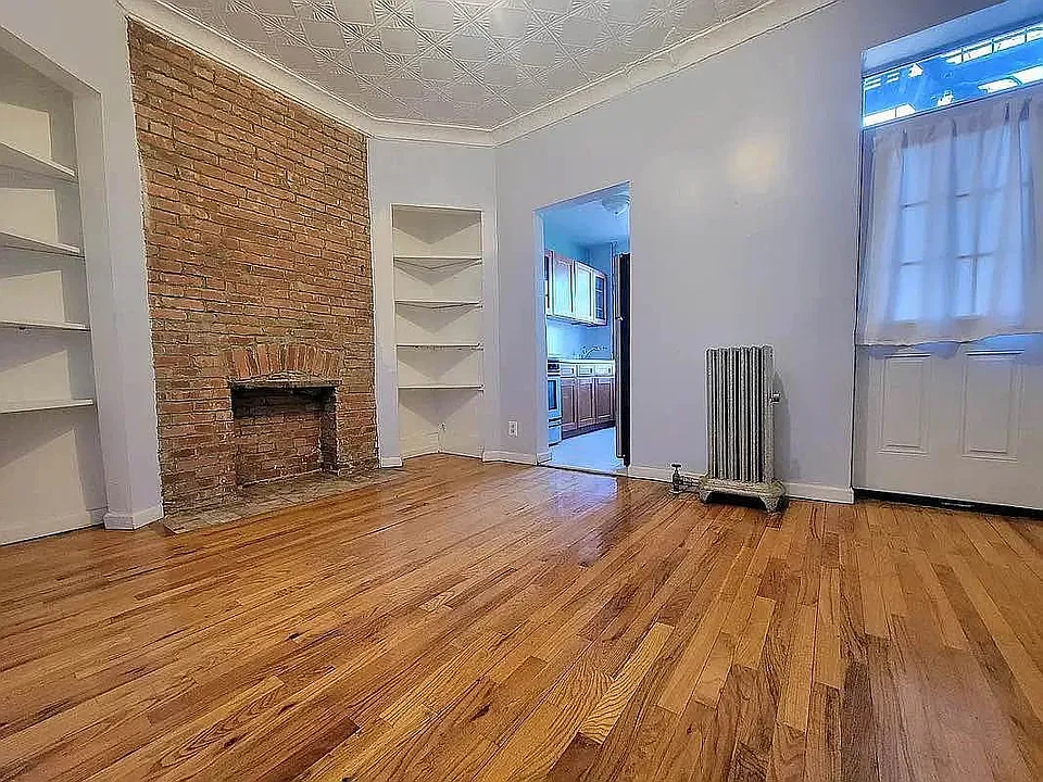 90 Clinton Ave #R