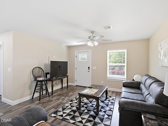 5th image of 2217 S Porter Ave
