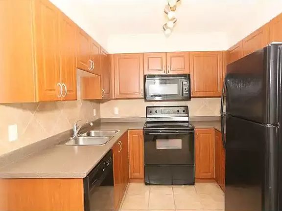 3rd image of 9938 104th St NW #504