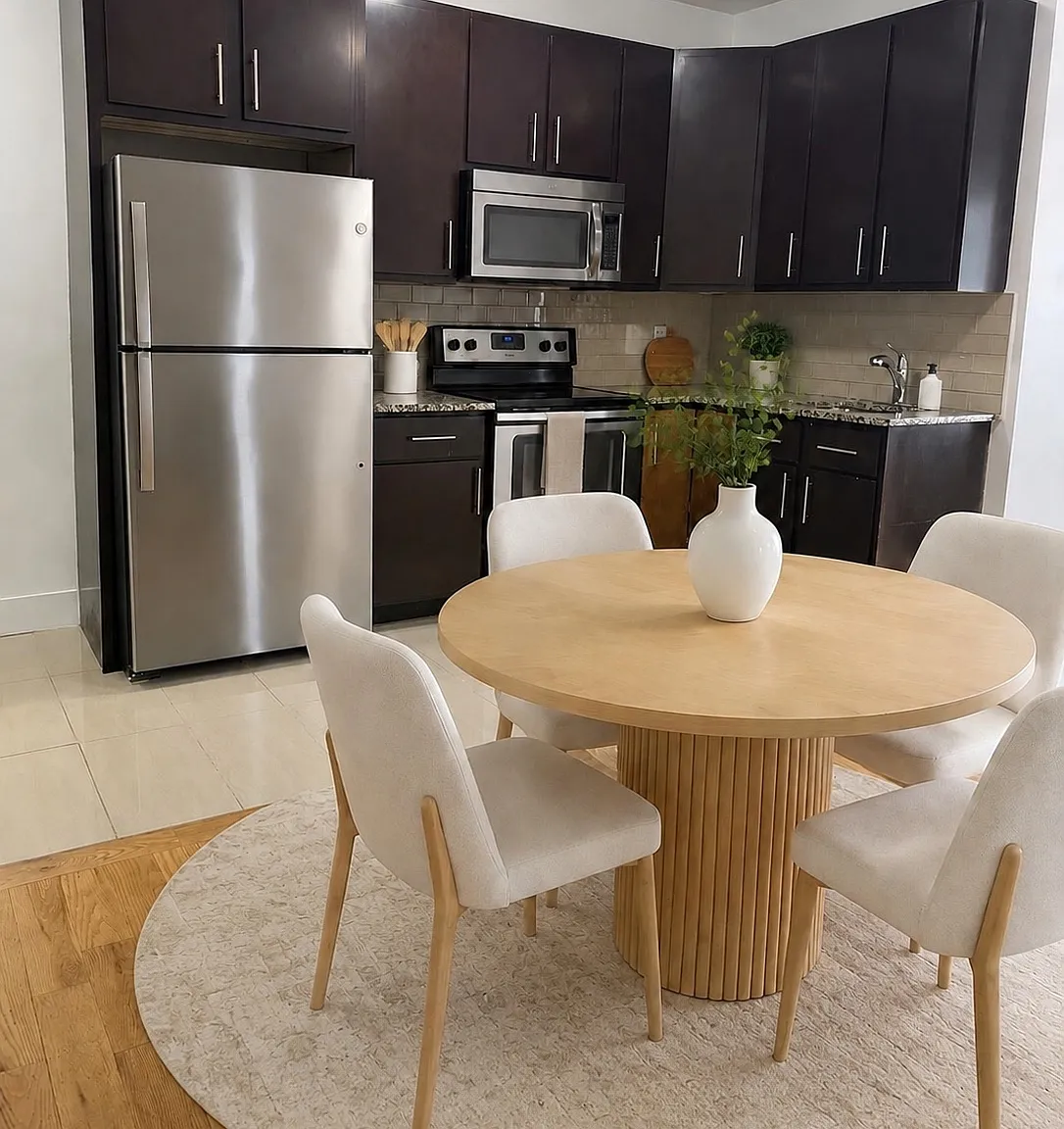 2 bed, 900 sqft, $2,500 — Photo 1