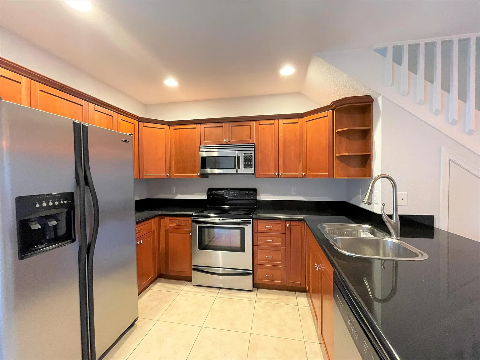 3 bed, 2.5 bath, 1511 sqft, $2,800 — Photo 3