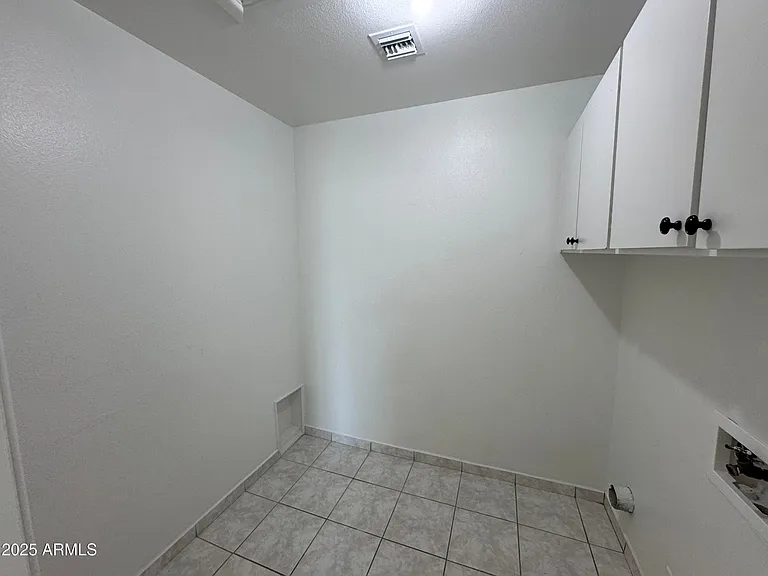 5502 W Frier Dr — Photo 25