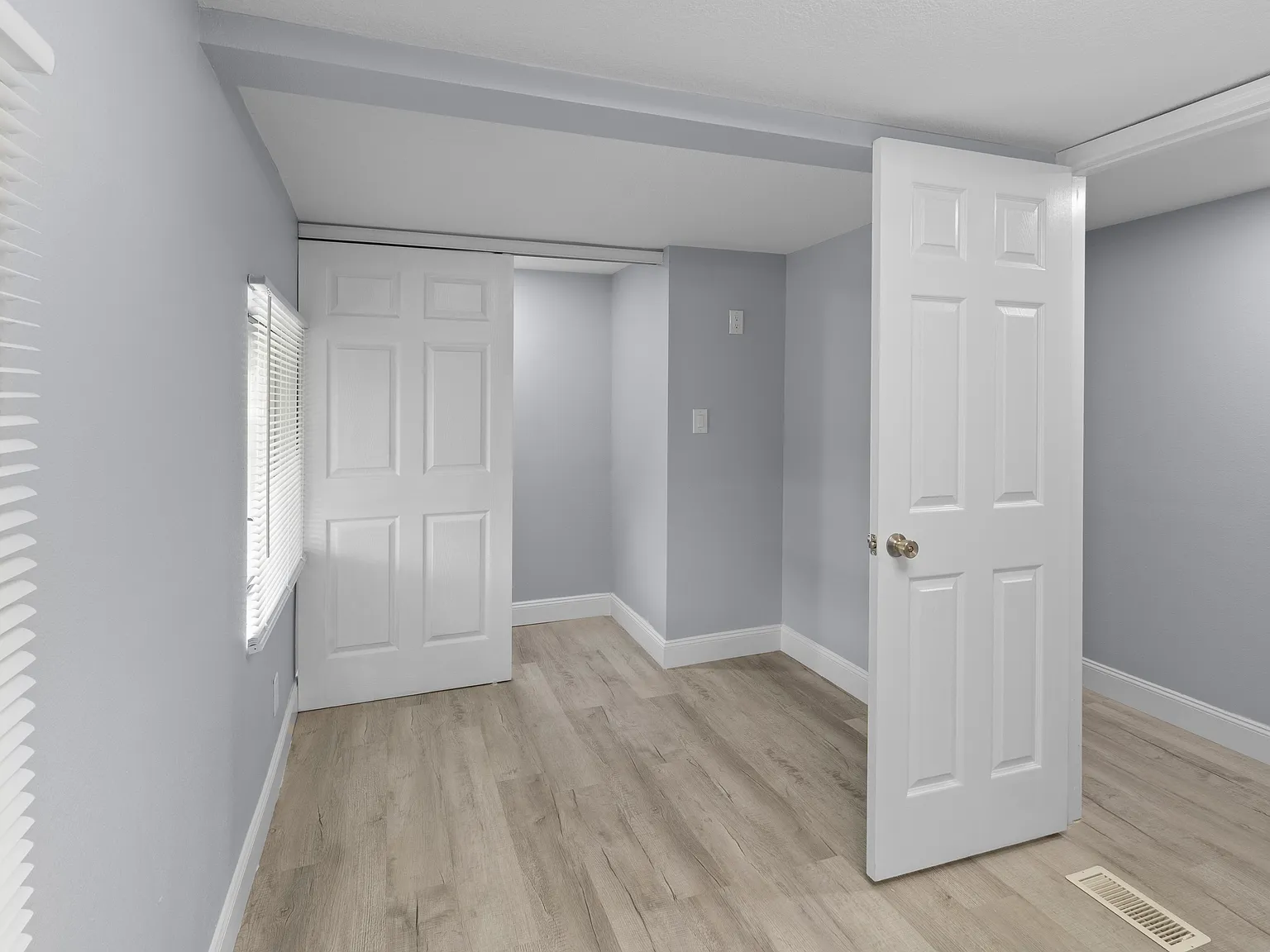 3 bed, 1100 sqft, $2,250 — Photo 3